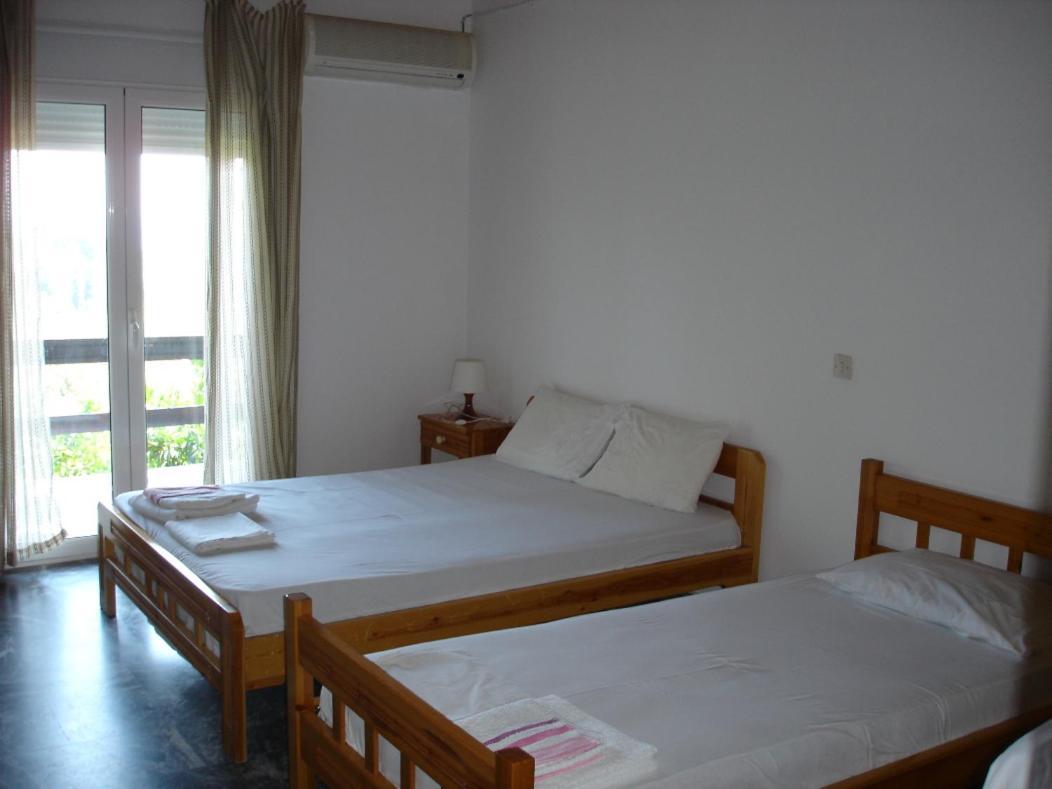 Ilias Appartements Tsaprounis Ellinika  Exterior photo